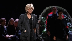 Юлия Меньшова трогательно поблагодарила поклонников за поддержку после смерти Веры Алентовой