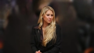 Беременная Анна Курникова прогулялась по Майами вместе с маленьким сыном