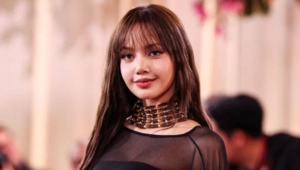 Лиса из BLACKPINK стала лицом туризма Таиланда в роскошном королевском платье Лиса из BLACKPINK стала лицом туризма Таиланда в роскошном королевском платье