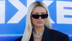 Люся Чеботина выступила на «Премии МУЗ-ТВ 2026. Движение» в образе Мэрилин Монро