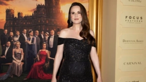 Звезда «Аббатства Даунтон» и «Джентельментов» Мишель Докери впервые стала мамой в 44 года