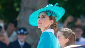 Кейт Миддлтон продемонстрировала королевский образ на обложке глянца Кейт Миддлтон продемонстрировала королевский образ на обложке глянца