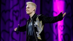 SHAMAN пообщался с московскими школьниками по видеозвонку