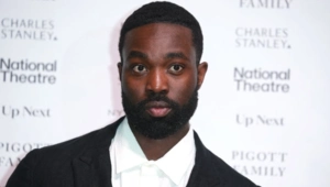 Угрожали убить: на съемках «Гарри Поттера» усилили охрану после травли актера Паапы Эссьеду Угрожали убить: на съемках «Гарри Поттера» усилили охрану после травли актера Паапы Эссьеду