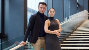 Зепюр Брутян в откровенном наряде посетила Большой театр Зепюр Брутян в откровенном наряде посетила Большой театр