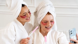 Дерматолог рассказала об уходе за кожей после праздников