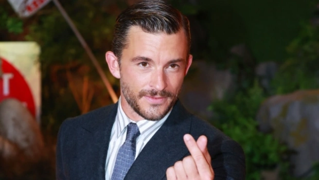 Назван самый сексуальный мужчина в мире: им стал 37-летний актер из «Бриджертонов»