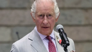 Король Чарльз сократил число приглашенных на рождественский прием из-за скандала с принцем Эндрю