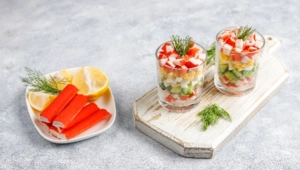 Крабовый салат на Новый год: идеальный рецепт с секретами