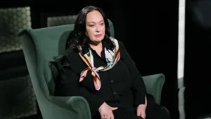 Лариса Гузеева расплакалась из-за грубости домработницы Лариса Гузеева расплакалась из-за грубости домработницы