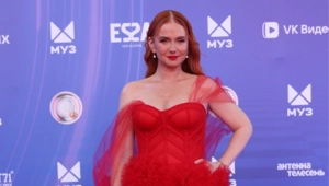 Лена Катина рассказала о свое новой песне Лена Катина рассказала о свое новой песне