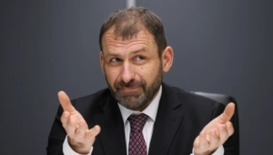 Миллиардер выкупил права на альбом Гуфа, чтобы удалить его со всех площадок Миллиардер выкупил права на альбом Гуфа, чтобы удалить его со всех площадок