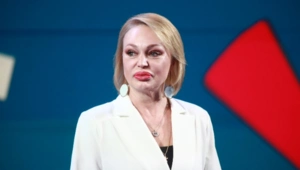 Алла Довлатова разоблачила сомнительную бьюти-процедуру: «У меня вообще никаких изменений не было!»