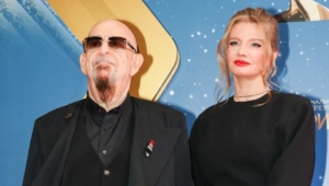 Шуфутинский резко отреагировал на вопросы о регистрации отношений Шуфутинский резко отреагировал на вопросы о регистрации отношений