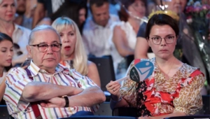 Стилист высмеяла стиль Татьяны Брухуновой, сравнив ее с советской учительницей Стилист высмеяла стиль Татьяны Брухуновой, сравнив ее с советской учительницей