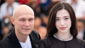 Коллега Юры Борисова по «Аноре» рассказала о том, как актер спас ее на съемках