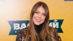 Директор певицы Акулы рассказал, как фанаты пытались «купить» ее на вечер