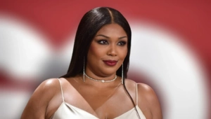 Плюс-сайз певица Лиззо празднует отказ танцовщиц от обвинений в дискриминации по признаку полноты Плюс-сайз певица Лиззо празднует отказ танцовщиц от обвинений в дискриминации по признаку полноты