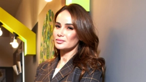 Айза дописала свой первый роман: «Моя книга завершена!»