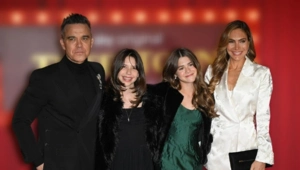 Старшая дочь Робби Уильямса дебютировала в большом кино Старшая дочь Робби Уильямса дебютировала в большом кино