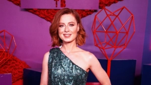 Юлия Савичева: «МУЗ-ТВ, слушайте больше хорошей музыки и смотрите больше хороших клипов»