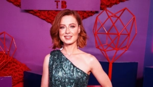 Юлия Савичева: «МУЗ-ТВ, слушайте больше хорошей музыки и смотрите больше хороших клипов» Юлия Савичева: «МУЗ-ТВ, слушайте больше хорошей музыки и смотрите больше хороших клипов»