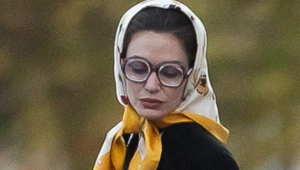 Анджелина Джоли прогулялась с дочерью от Брэда Питта: папина или мамина?