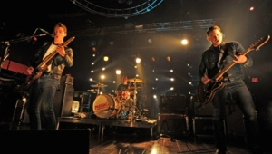 Барабанщик Arctic Monkeys начал сольный проект Барабанщик Arctic Monkeys начал сольный проект