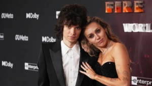 Представитель ювелирного дизайнера озвучила стоимость помолвочного кольца Майли Сайрус