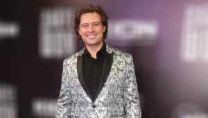 Прохор Шаляпин показал новую квартиру: сталинка, розовая гардеробная, желтая спальня Прохор Шаляпин показал новую квартиру: сталинка, розовая гардеробная, желтая спальня