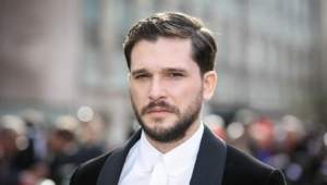 Звезда «Игры престолов» Кит Харингтон возмутился требованием фанатов франшизы переснять финал