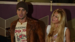 Энрике Иглесиас опубликовал видео с младшей дочерью — фанаты назвали девочку копией Анны Курниковой