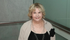 69-летняя Татьяна Догилева наняла стилиста для смены имиджа 69-летняя Татьяна Догилева наняла стилиста для смены имиджа