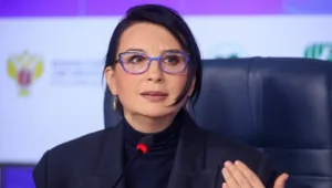 Дочь Екатерины Стриженовой уличила телеведущую в нарушении диеты после жалоб на медленное похудение