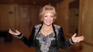 82-летняя Екатерина Шаврина представила молодого мужа 82-летняя Екатерина Шаврина представила молодого мужа