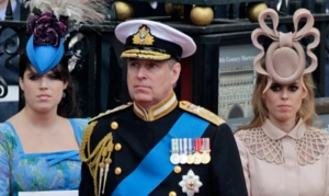 Хиромант объяснил склонность принца Эндрю к удовольствиям и разницу в характерах его дочерей Хиромант объяснил склонность принца Эндрю к удовольствиям и разницу в характерах его дочерей