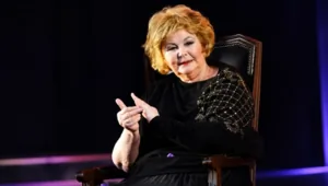 81-летняя Наталья Селезнева высмеяла слухи о тяжелой болезни: «Помирать не собираюсь» 81-летняя Наталья Селезнева высмеяла слухи о тяжелой болезни: «Помирать не собираюсь»