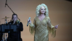 Адвокат Долиной прокомментировала слухи об отказе певицей передать Лурье ключи от спорной квартиры Адвокат Долиной прокомментировала слухи об отказе певицей передать Лурье ключи от спорной квартиры