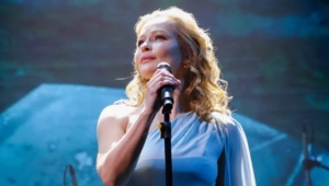 Актриса Юлия Пересильд рассказала, что в их доме звучат хиты Вани Дмитриенко