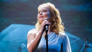 Актриса Юлия Пересильд рассказала, что в их доме звучат хиты Вани Дмитриенко