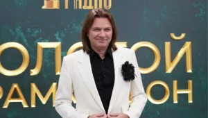Дмитрий Маликов поздравил родителей с бриллиантовой свадьбой