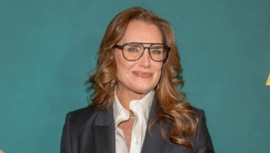 60-летняя Брук Шилдс рассказала о многолетней борьбе с потерей волос 60-летняя Брук Шилдс рассказала о многолетней борьбе с потерей волос