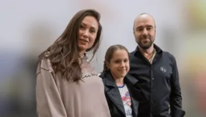 Елена Товстик обвинила Полину Диброву в незаконном вывозе несовершеннолетней дочери в Китай Елена Товстик обвинила Полину Диброву в незаконном вывозе несовершеннолетней дочери в Китай