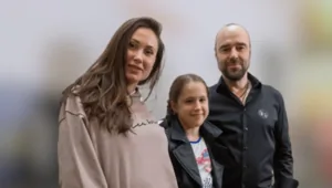 Елена Товстик обвинила Полину Диброву в незаконном вывозе несовершеннолетней дочери в Китай