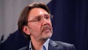 Сергей Шнуров радикально сменит образ: музыкант откажется от мата и вредных привычек Сергей Шнуров радикально сменит образ: музыкант откажется от мата и вредных привычек