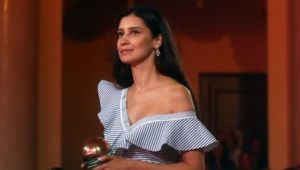 Равшана Куркова восхитила фанатов кадрами в платье-комбинации Равшана Куркова восхитила фанатов кадрами в платье-комбинации