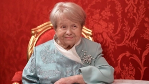 Александра Пахмутова работает над песнями на неизданные стихи мужа-поэта Александра Пахмутова работает над песнями на неизданные стихи мужа-поэта