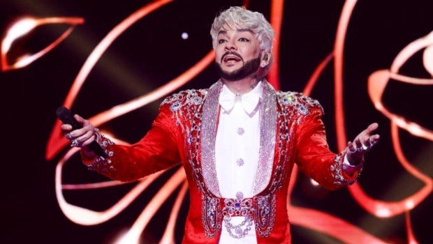 Автомобили и бриллианты: Филипп Киркоров назвал самые дорогие подарки близким людям