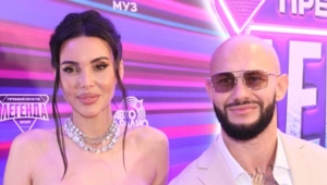 Оксана Самойлова рассказала, что продолжает ежедневно общаться с Джиганом