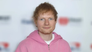 Эд Ширан устроил спонтанную караоке‑вечеринку вместе со звездой «Гарри Поттера» Эд Ширан устроил спонтанную караоке‑вечеринку вместе со звездой «Гарри Поттера»